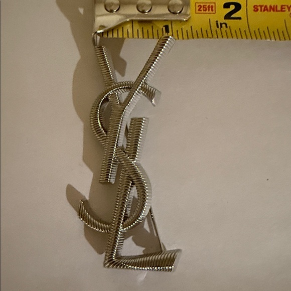 Fashion Jewelry Silver Metal Brooch - Picture 7 of 7